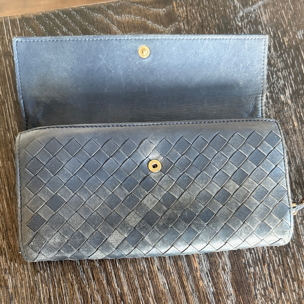 Bottega Veneta Dark Woven Leather Wallet - Picture 4 of 7